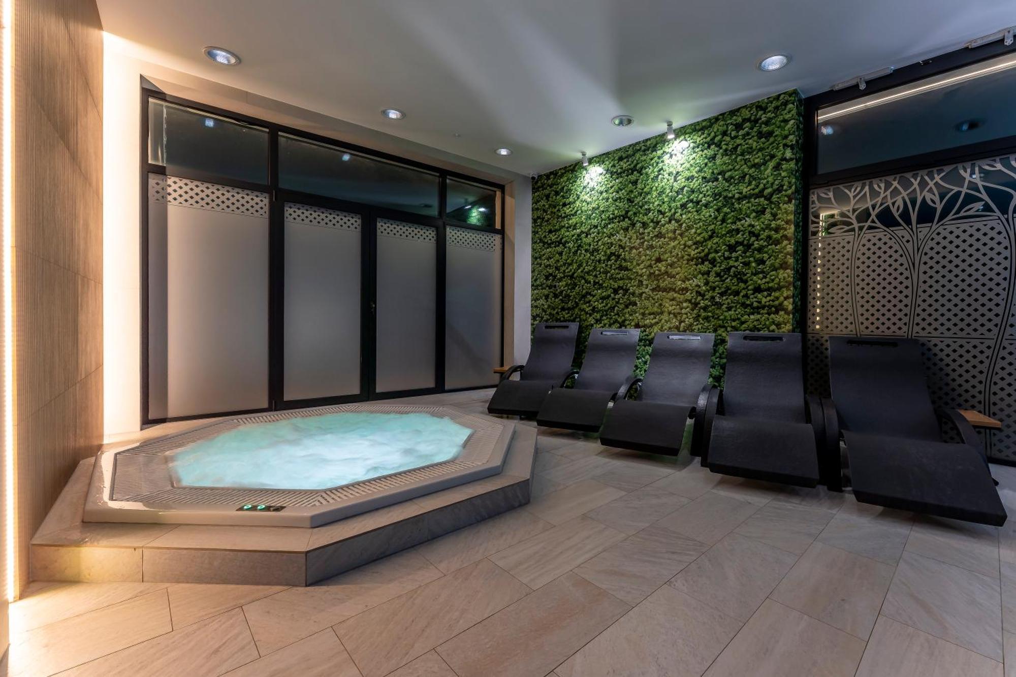 Aura Medical Spa Naleczow Exterior foto